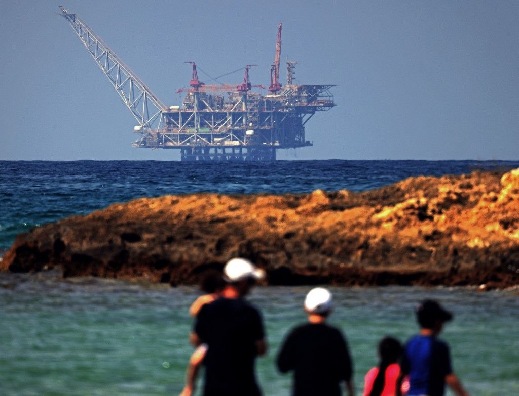 A view of the platform of the Leviathan natural gas field in the Mediterranean Sea is pictured from the Israeli northern coastal beach of Nasholim, on August 29, 2022. (Photo by JACK GUEZ / AFP)