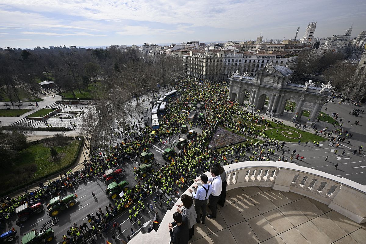 MADRID, SPAIN - FEBRUARY 21: Spanish farmers block major highways with their tractors as they continue their protests that started on Feb. 6 in Madrid, Spain on February 20, 2024. Burak Akbulut / Anadolu (Photo by BURAK AKBULUT / ANADOLU / Anadolu via AFP)