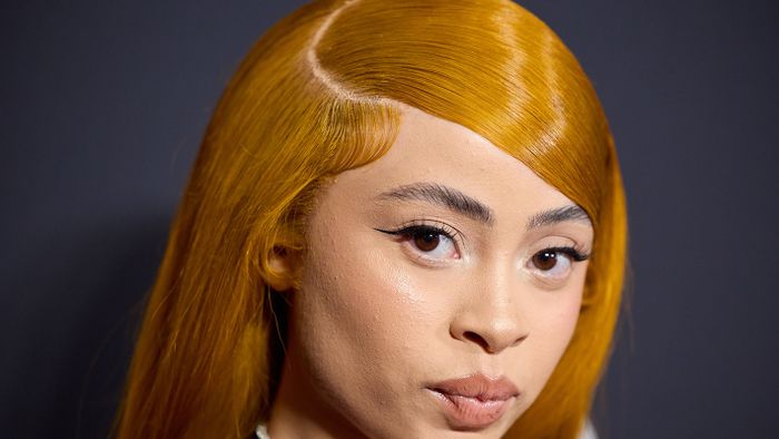 Beverly Hills, 2024. február 4.Ice Spice amerikai rapper a Grammy-díjak 66. átadási ünnepsége alkalmából tartott gálaesten a kaliforniai Beverly Hillsben 2024. február 3-án. A zeneipar legrangosabb elismerésének számító Grammy-díjakat február 4-én adják át Los Angelesben.MTI/EPA/Allison Dinner