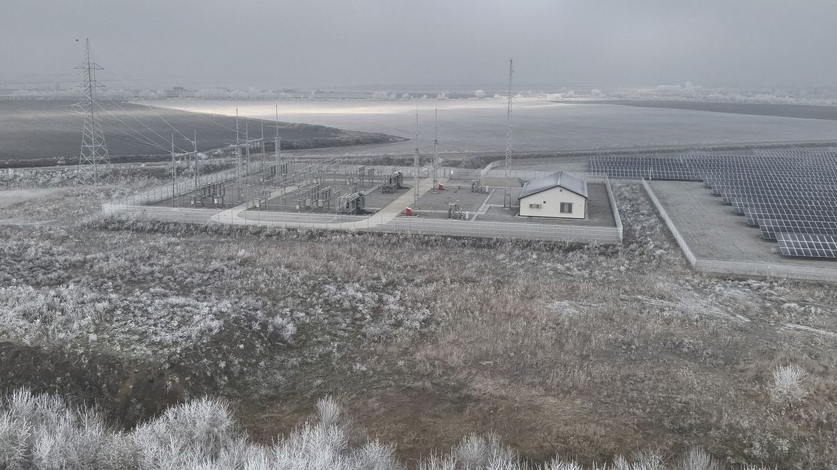 Harmincháromezer napelemet terít a MET csoport
