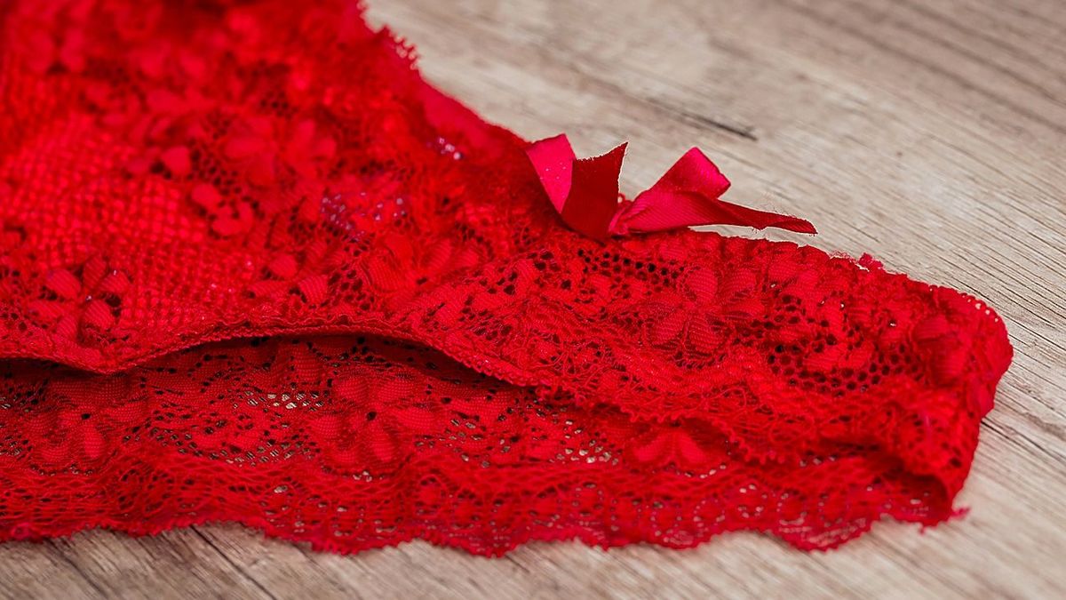 Kevesen örülnek annak, ha Valentin-napra fehérneművel lepik meg őket, van akit egy betonkeverő tenne boldoggá