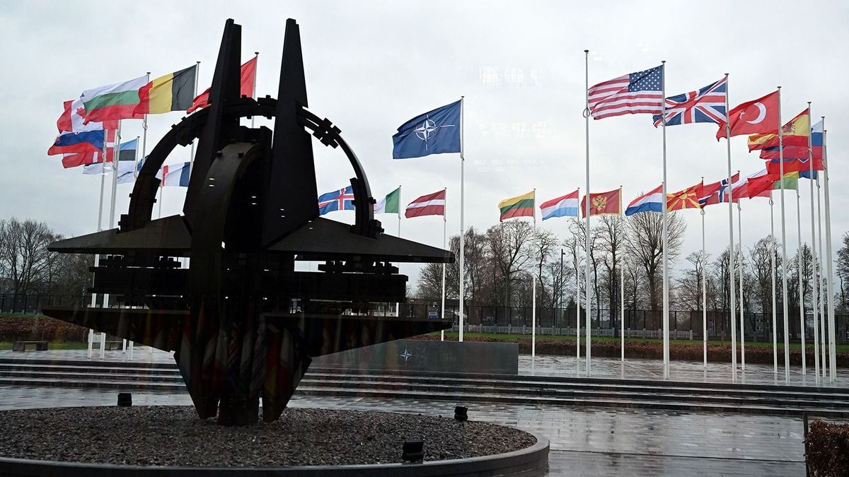 Így lesz a NATO tagja Svédország – ezek a lépések várnak a 32. tagállamra