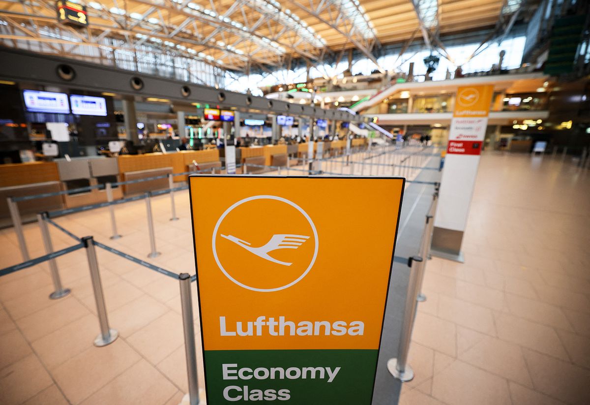 Verdi calls on ground staff to go on warning strike
Lufthansa sztrájk munkabeszüntetés Németország