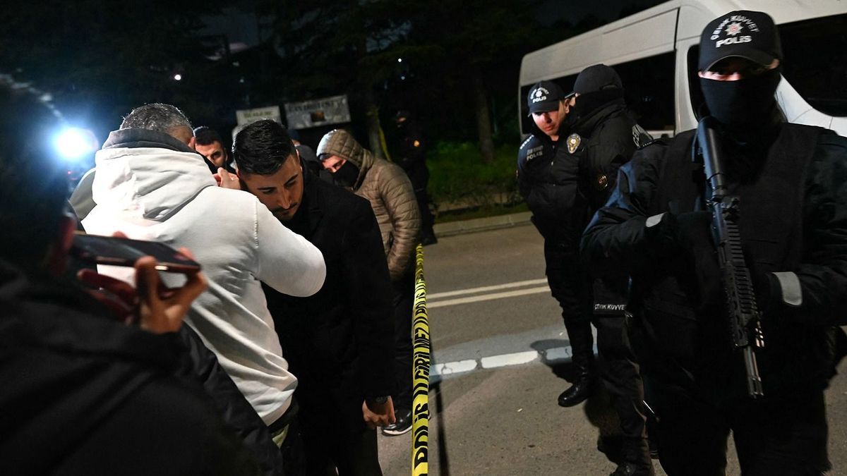 Törökországi gyárban ejtettek túszokat a Hamász támogatói