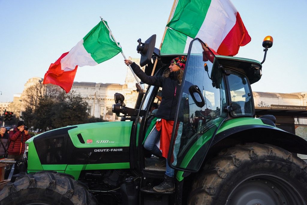 Farmers Protest With Tractors In Milan
Tüntetéshullám Európában: életben maradásukért küzdenek a traktorral demonstráló gazdák