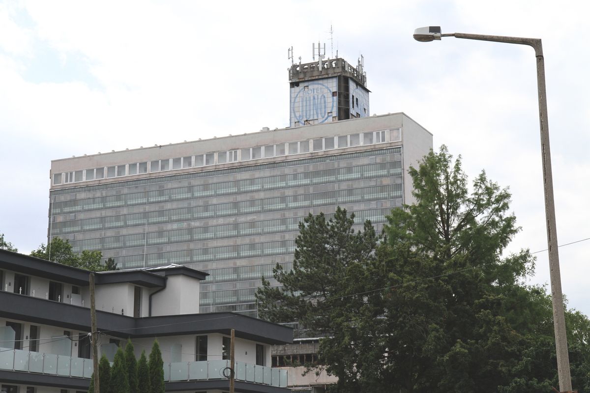 20190709 Miskolctapolcafotó: Ádám János ÁJ Észak-MagyarországHotel Juno bejárás.