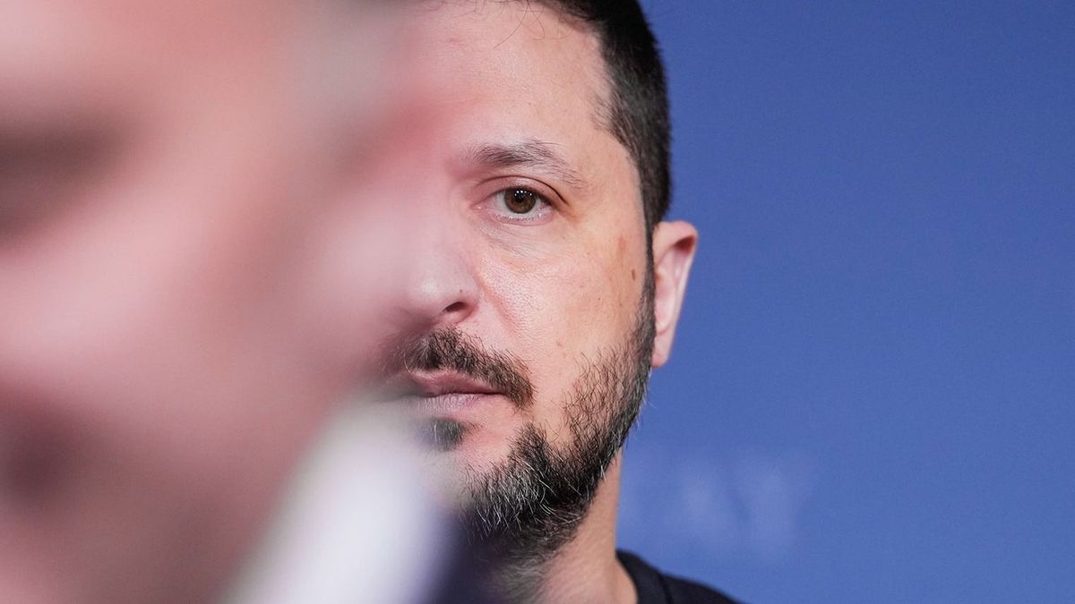 Kirúgta az újságírókat lehallgató kémfőnökét Zelenszkij