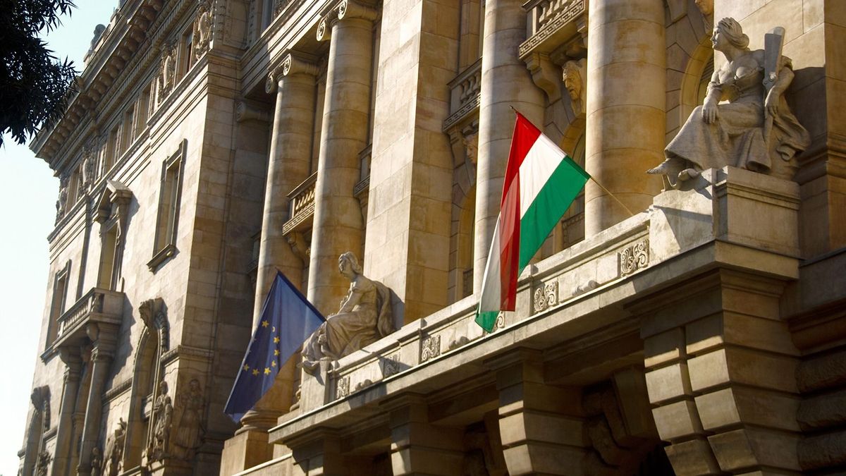 Helyreállítaná a biztosítási szektor iránti bizalmat az MNB
