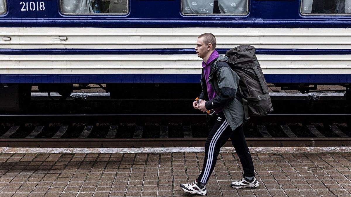 Tömegesen menekülnek a hadkötelesek Ukrajnából – kárpátaljaiakat is elfogtak