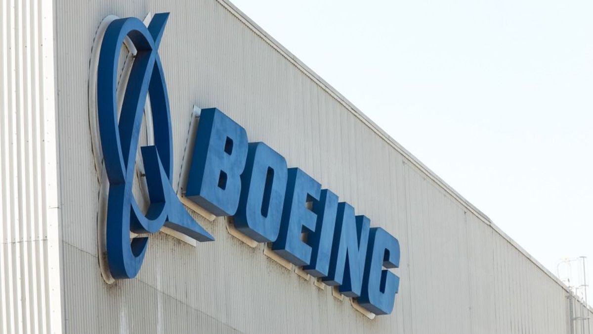 Kirúgták a Boeing démonját, a lába sem érte a földet