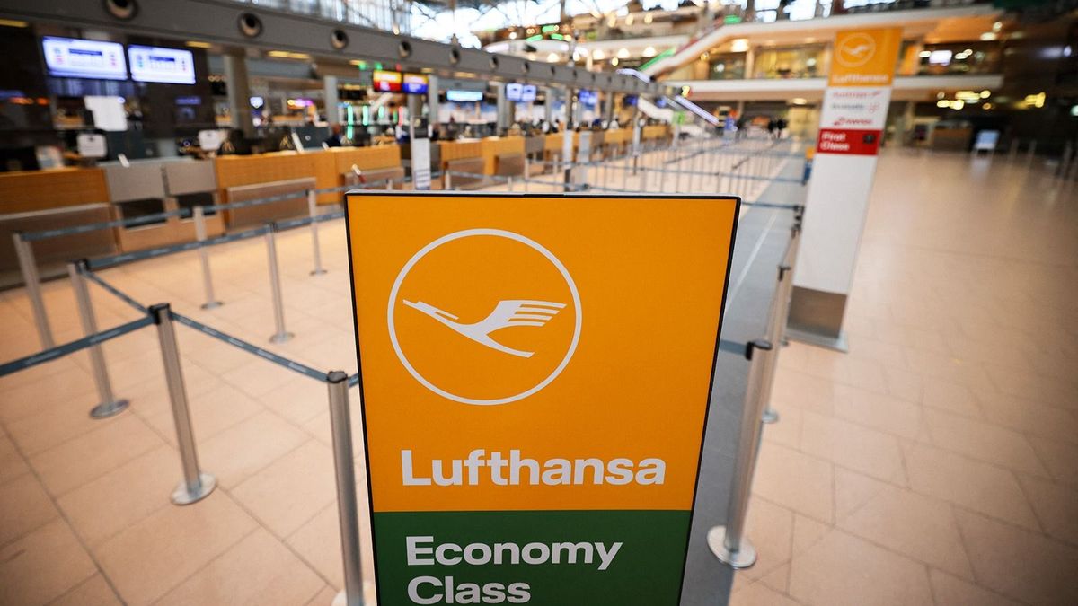 Sztrájk miatt számos szerdai járatot törölnie kell a Lufthansának