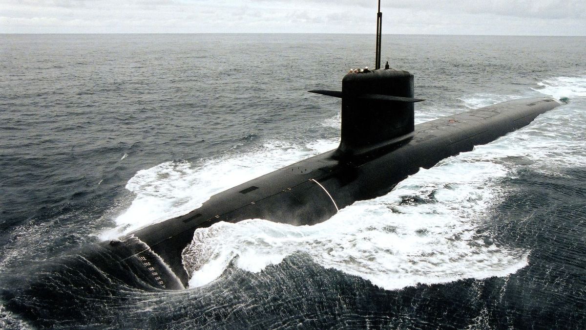 Az óceánba toccsant a brit atomrakéta az 1800 milliárdos tengeralattjáróról