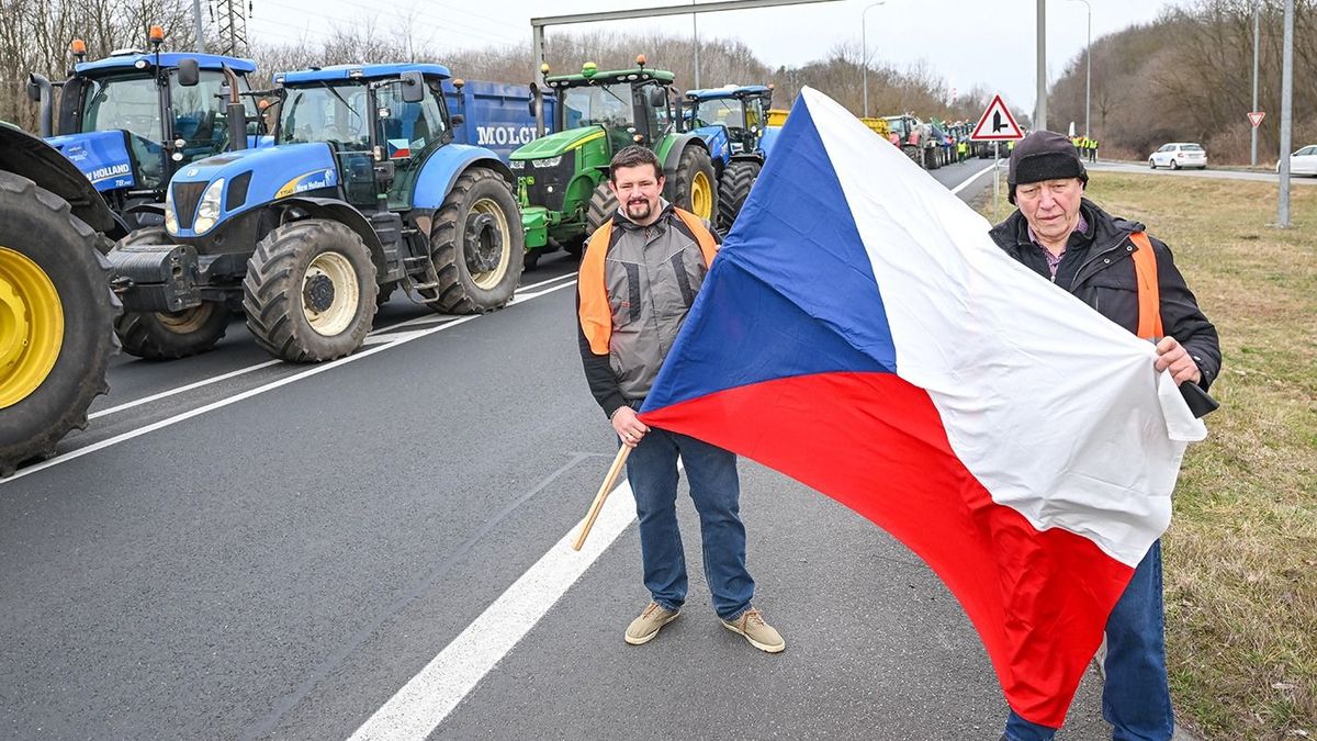 A cseh és szlovák gazdákkal tiltakoztak a magyarok