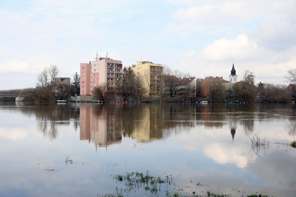 Szolnok, 2024. február 25.
A Tisza és Zagyva torkolata Szolnokon a Tiszán levonuló árhullám tetőzésekor 2024. február 25-én.
MTI/Mészáros János