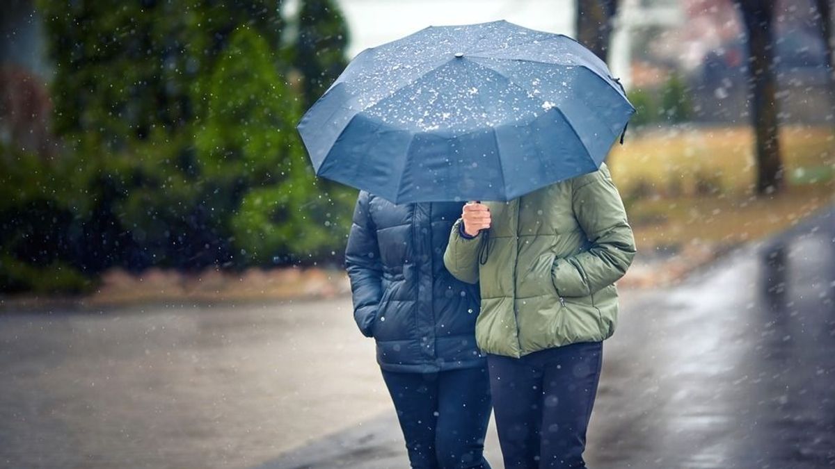 Lesz, ahol saras esőben locsolnak, aztán ránk szakad a hideg