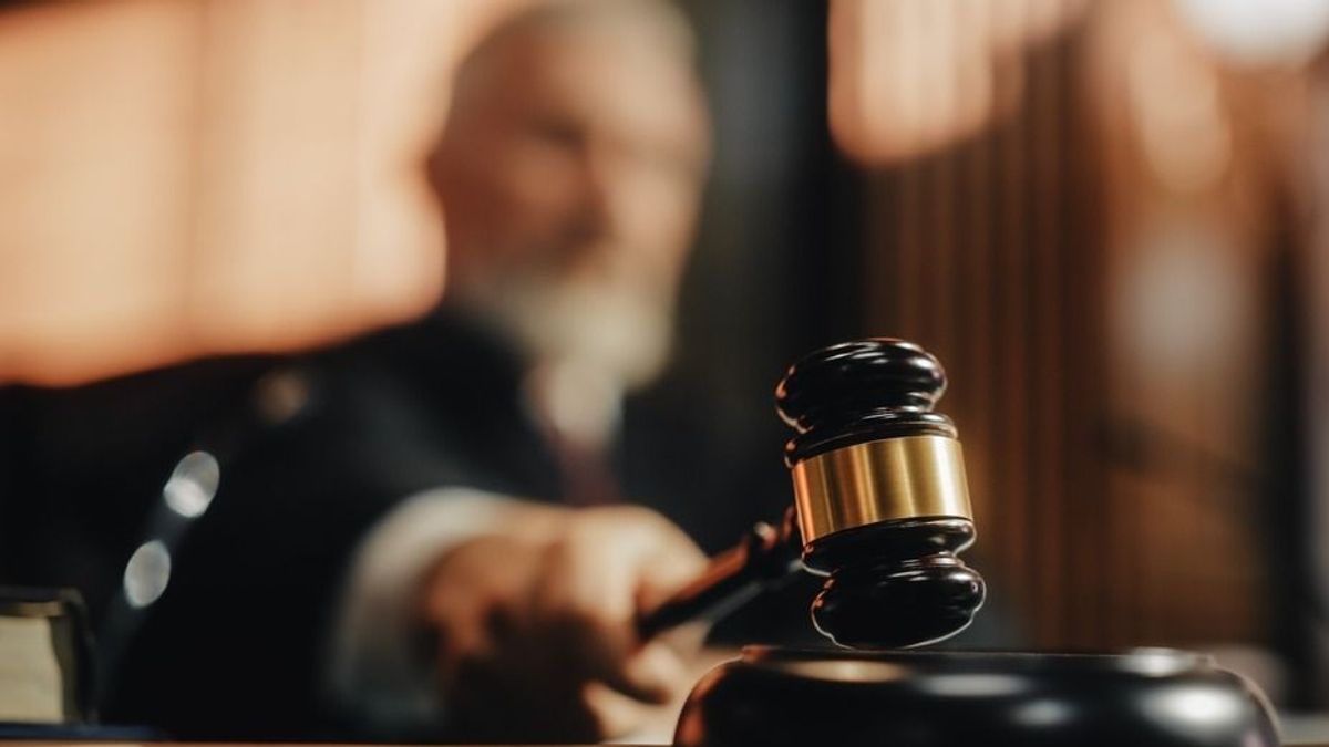 Ötször erőszakolta meg nevelt lányát, végül a „három csapás" tette örökre sittre