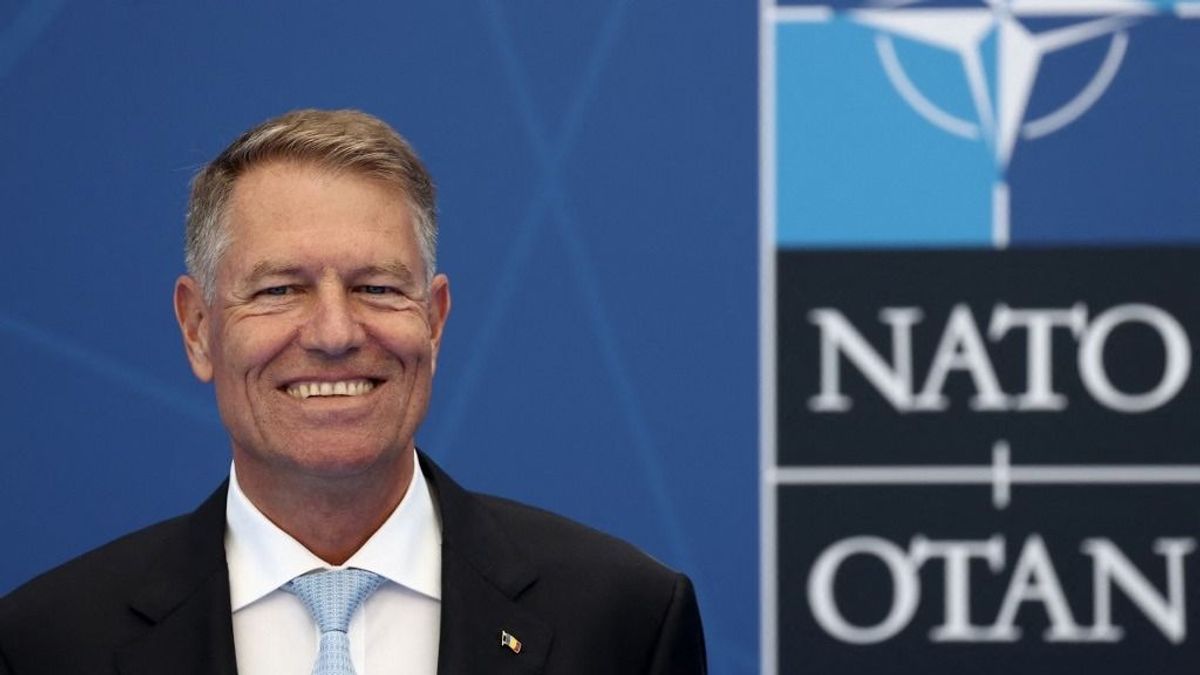 A román államfő beszállt a versenybe a NATO-főtitkárságért