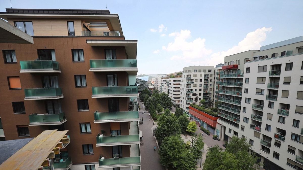 Százmillióból vagy új, vagy nagy lakást vehetünk Budapesten