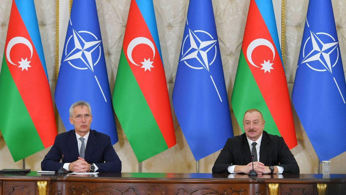 Azeri-örmény békekötést sürget a NATO-főtitkár