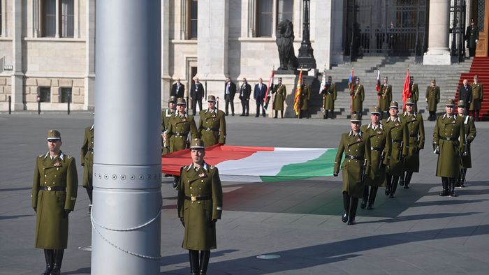 SULYOK Tamás;  KÖVÉR László