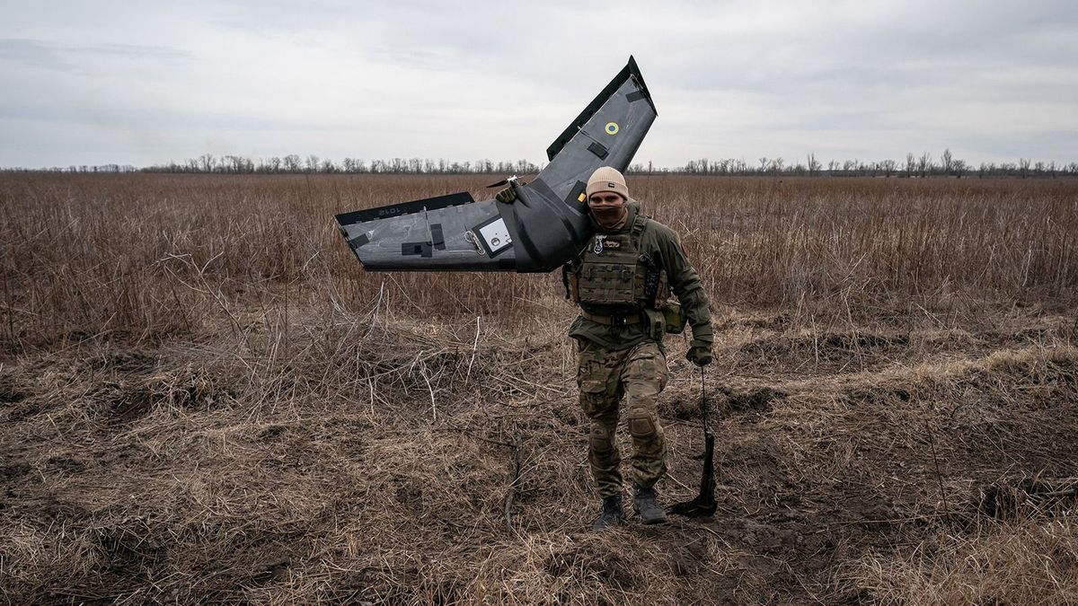 Ukrán drónzápor érte az orosz finomítókat