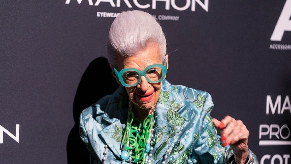Elhunyt Iris Apfel, a divat 102 éves ikonja