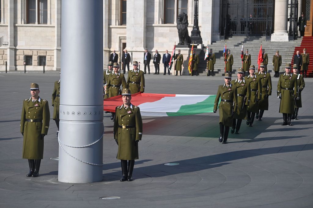 SULYOK Tamás;  KÖVÉR László