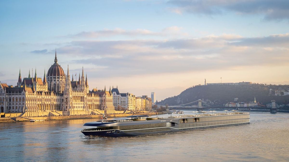 Furcsa látvány a Dunán: hajósok tüntettek Budapesten