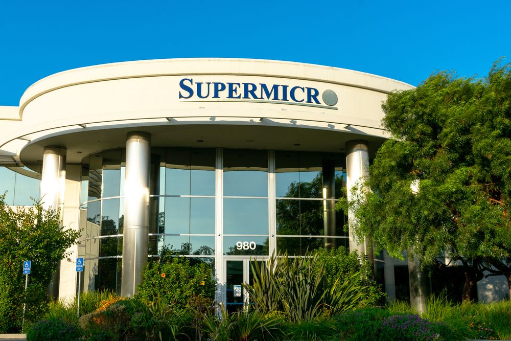 Supermicro,Logo,And,Sign,At,Headquarters,Of,Information,Technology,Company