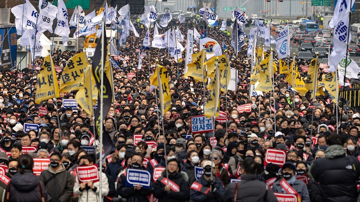 20,000 Doctors Protest Against Government In Seoul orvos