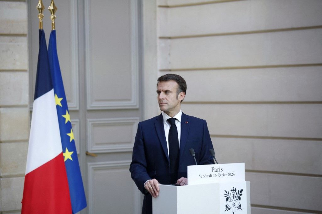 French President Emmanuel Macron attends a joint statement with Jordan's king at the Elysee Palace in Paris, on February 16, 2024. (Photo by Yoan VALAT / POOL / AFP)