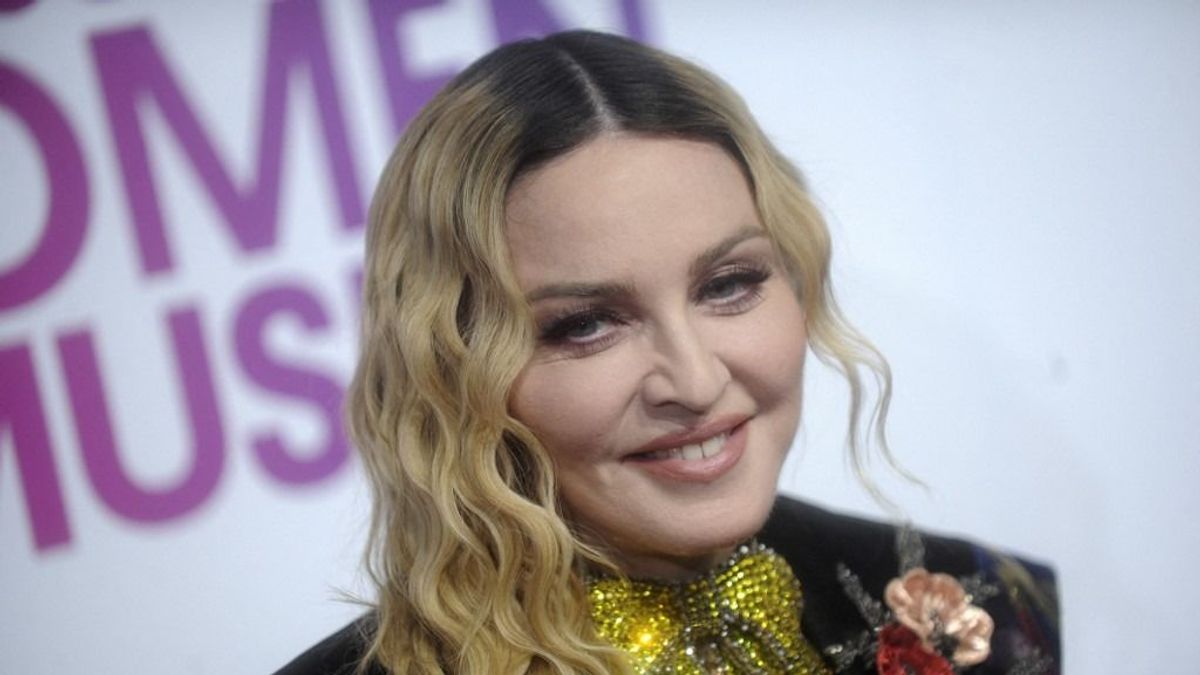 Madonna számonkérte a tolószékben ülő rajongóját, hogy miért nem táncol