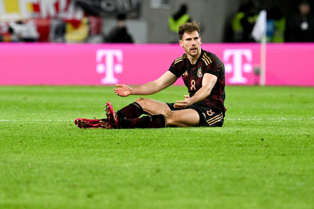 28 March 2023, North Rhine-Westphalia, Cologne: Soccer: Internationals, Germany - Belgium, RheinEnergieStadion. Germany's Leon Goretzka sits on the pitch. Photo: Federico Gambarini/dpa (Photo by FEDERICO GAMBARINI / DPA / dpa Picture-Alliance via AFP)