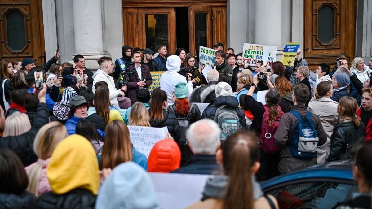 A korrupció Ukrajna második legnagyobb problémája