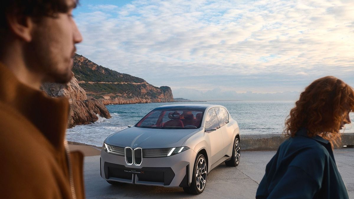 Debrecenen a világ szeme: a BMW megmutatta, milyen autót gyárt majd Magyarországon – fotók