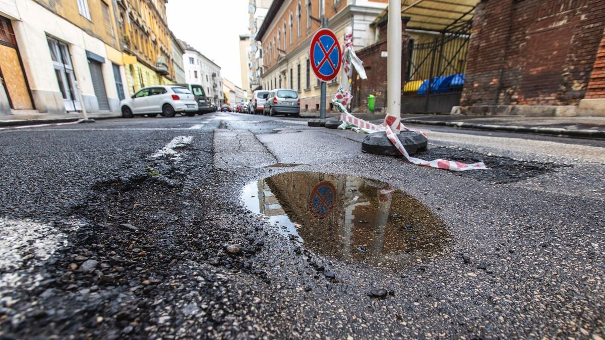 Annyira nem érdekli Karácsonyékat az utak állapota, hogy inkább a kerületekkel végeztetik el az útfelújításokat