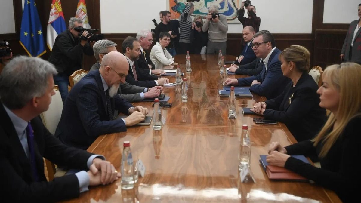 Háború készül a Balkánon? Vucic a NATO Kvinta-országaival egyeztetett