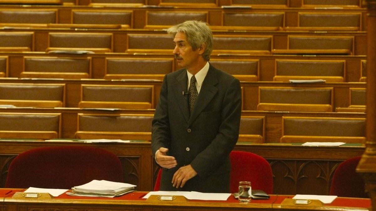 Az exminiszter, aki harmincmillió forint kenőpénzt kért és kapott – eddig mindent túlélt, de most szorul a hurok