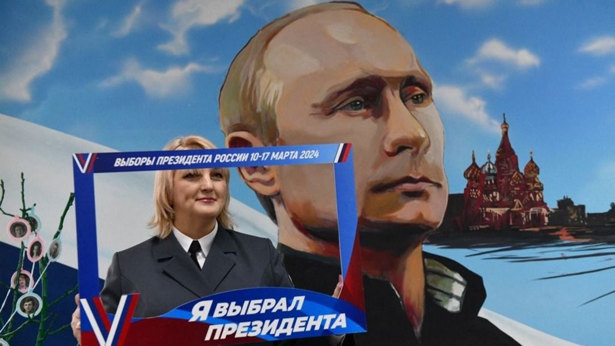 Gyülekeznek a ring két sarkában Putyin kritikusai és hódolói