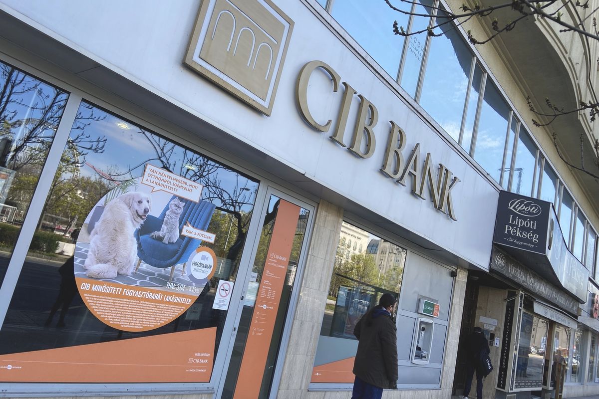 20210404 Budapest CIB Bank bankfiók Fotó: Kallus György  LUS  Világgazdaság  VG 