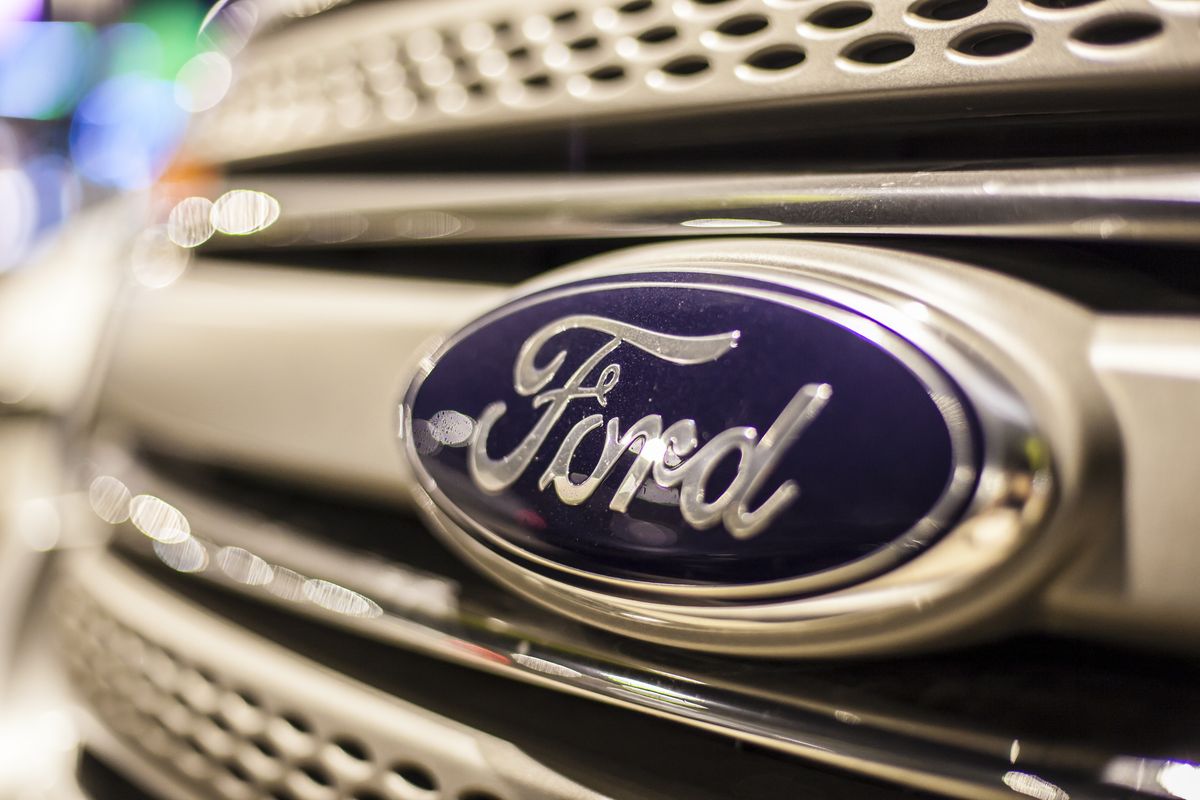 Ford 
 Abu,Dhabi,,Uae,-,Nov,26,,2016:,Ford,Company,Logo