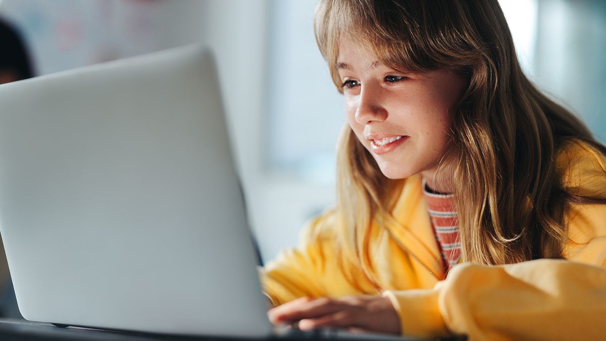 Új tagokat avatott a Gyermekvédelmi Internet-kerekasztal