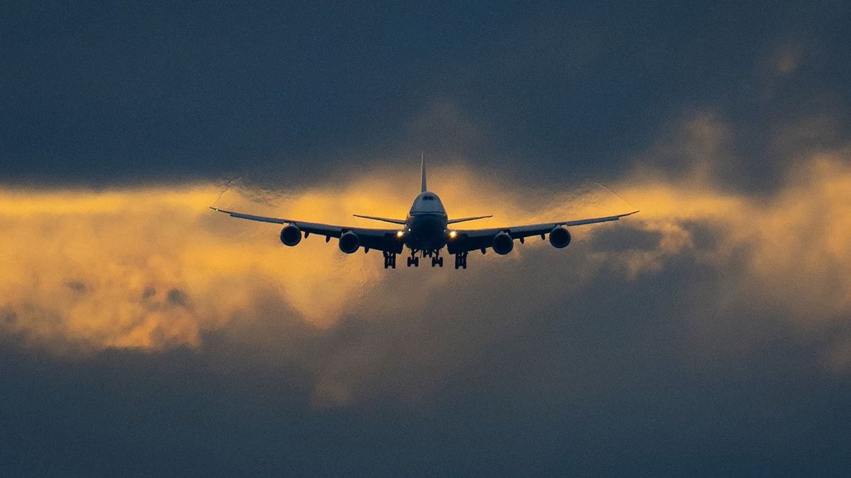 Padlóra kerültek a Boeing részvényei, a cég botrányaitól hangos a világsajtó