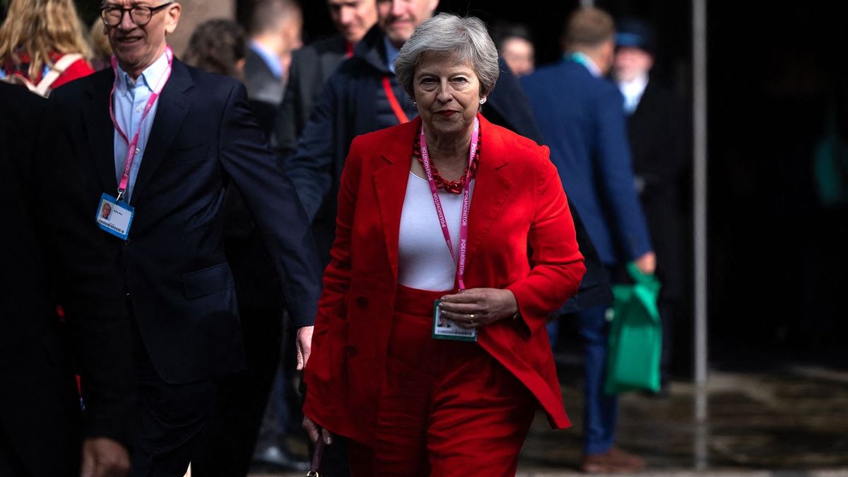 Visszavonul Theresa May