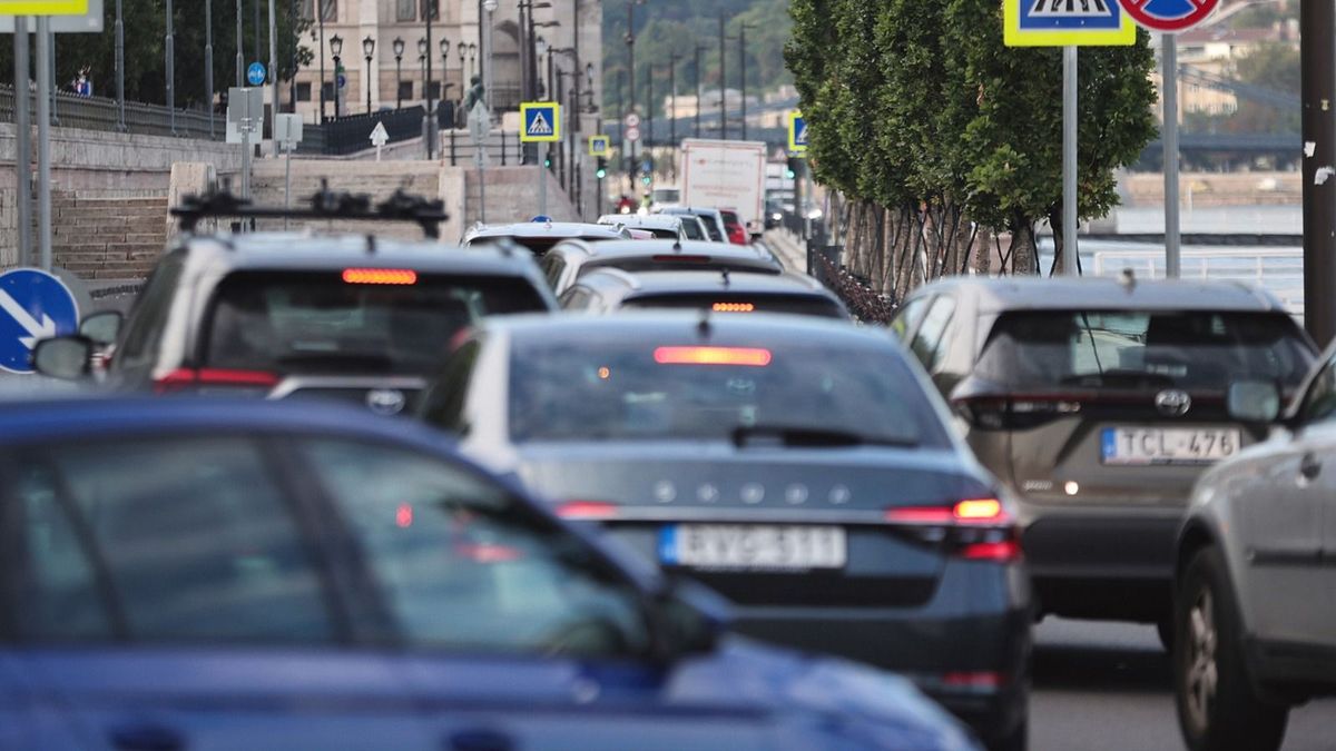 Árháború a magyar újautó-piacon: mindenki a forintra figyel