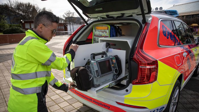 Új Gyermek-Mentőorvosi Kocsit állít szolgálatba a Magyar Gyermekmentő Alapítvány SAJTÓKÖZLEMÉNY 2024. március 26.