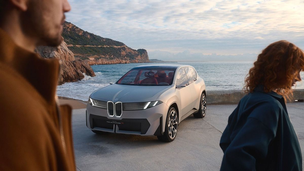 Debrecenen a világ szeme: a BMW megmutatta, milyen autót gyárt majd Magyarországon – fotók