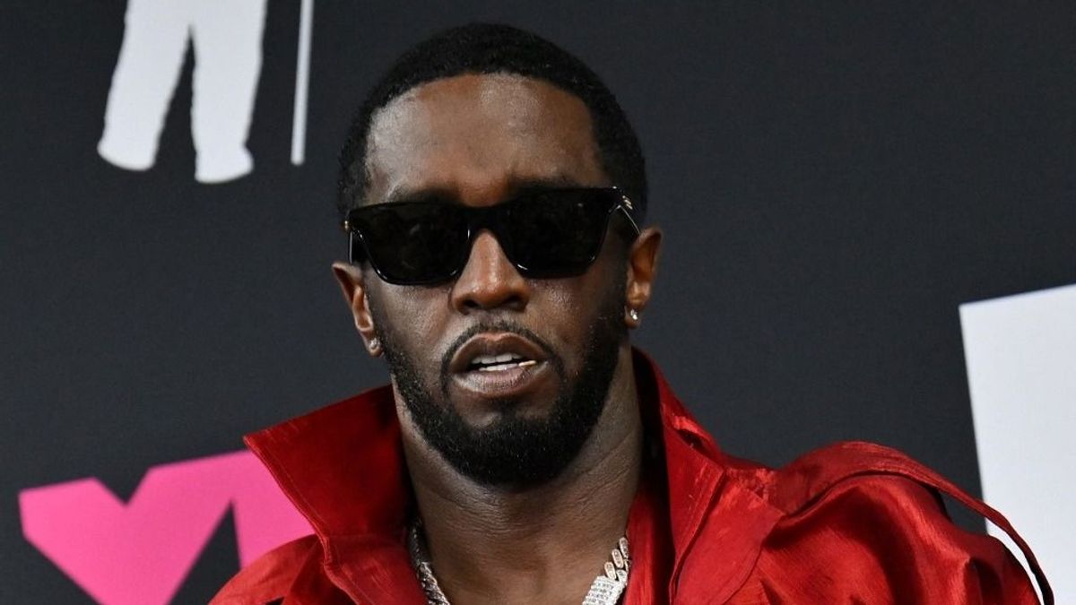 Állig felfegyverzett nyomozók rohanták le P. Diddy házait