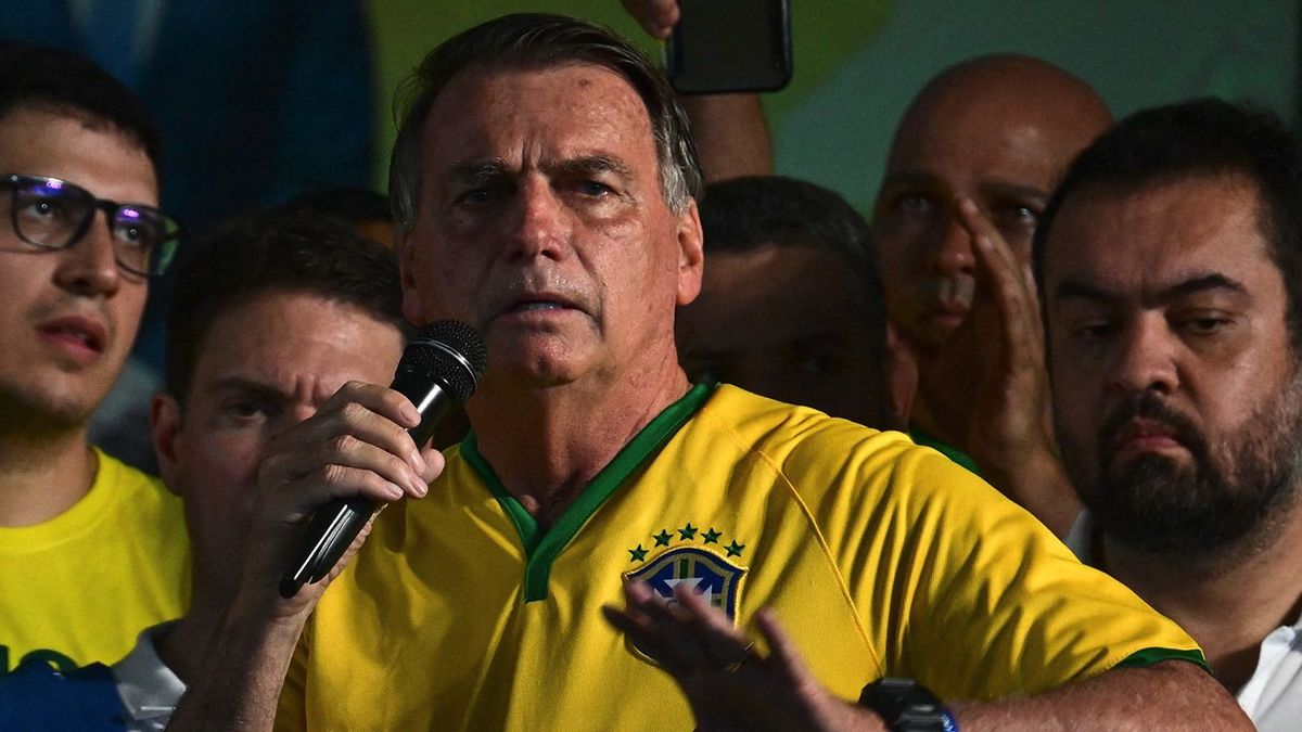 Vádat emeltek Bolsonaro ellen