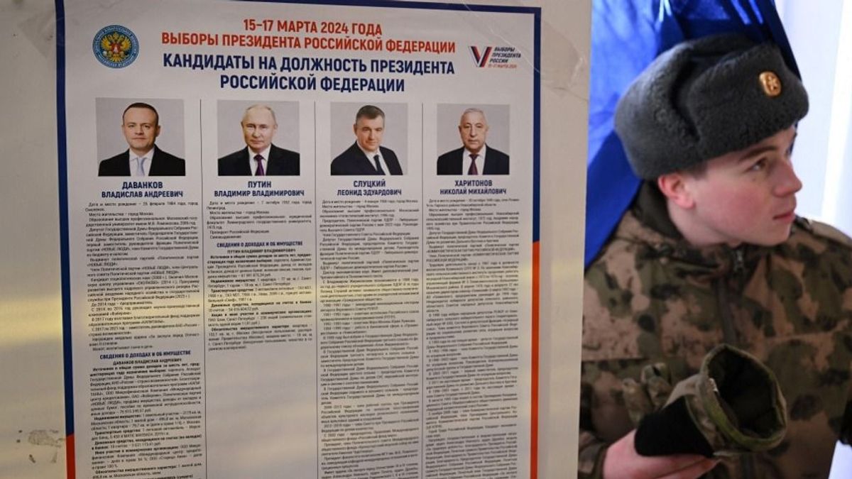 Megkezdődött Putyin újraválasztása - Az ellenzék tüntetésekre készül